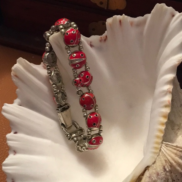 Vintage Lady Bug Bracelet - Picture 8 of 8